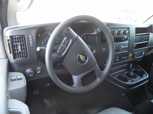 Used 2021 Chevrolet Express 2500 w/ Enhanced Convenience Package image 10