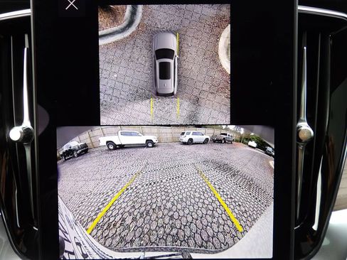 Certified 2025 Volvo XC90 B5 Plus image 23