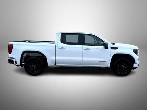Certified 2022 GMC Sierra 1500 Elevation w/ LPO, Elevation Black Package AWD/4WD image 4