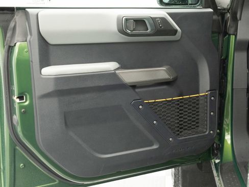 Used 2023 Ford Bronco Badlands image 19