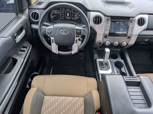 Used 2018 Toyota Tundra SR5 w/ SR5 Upgrade Package AWD/4WD image 19