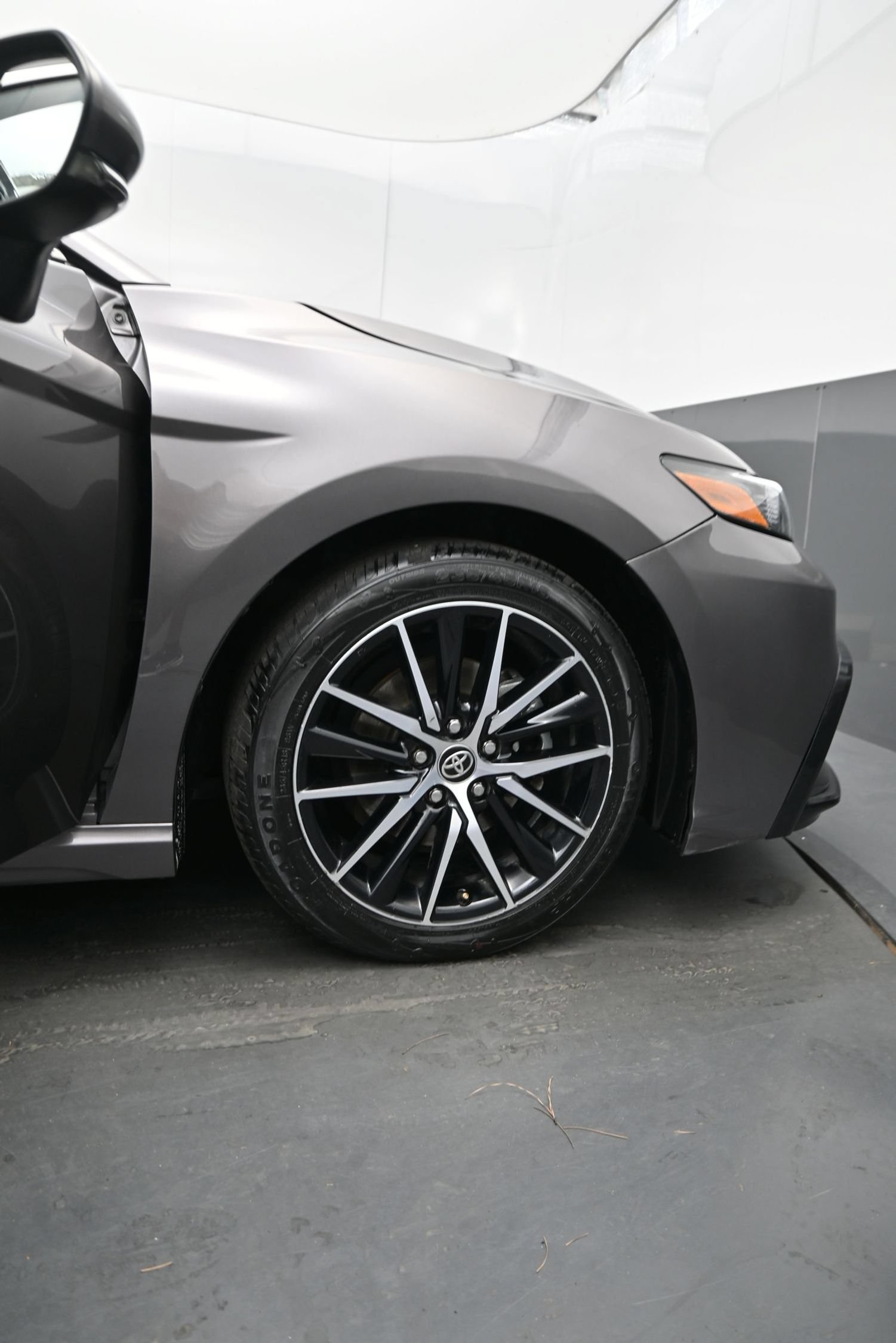 Used 2023 Toyota Camry SE FWD image 12