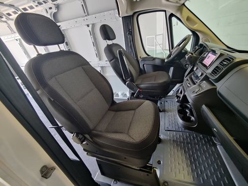 Used 2024 RAM ProMaster 2500 w/ Convenience Group FWD image 13
