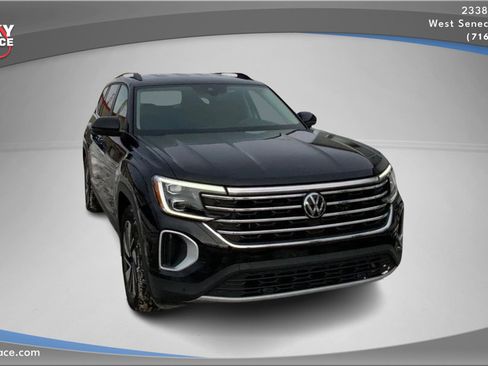Used 2024 Volkswagen Atlas SE image 3