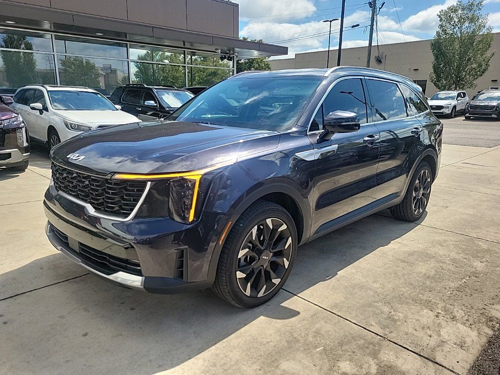 Used 2025 Kia Sorento EX FWD image 1