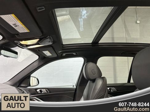 Used 2019 BMW X5 xDrive40i w/ M Sport Package image 13