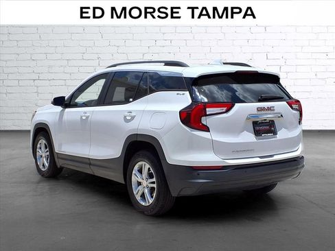 Used 2022 GMC Terrain SLE w/ Driver Convenience Package FWD image 3