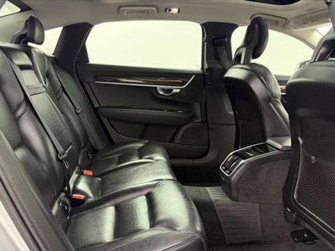 Used 2018 Volvo S90 T5 Momentum w/ Convenience Package FWD image 20