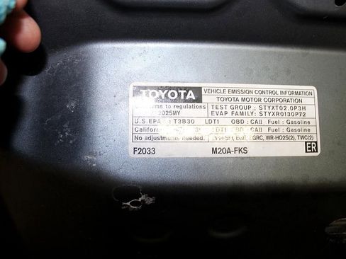 Used 2025 Toyota Corolla Cross XLE image 31