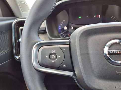 Certified 2023 Volvo XC40 B5 Plus w/ Driver Assist Package AWD/4WD image 31