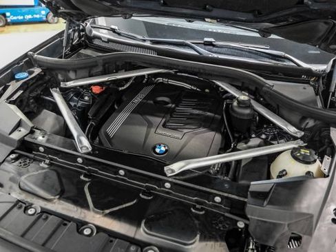 Used 2022 BMW X5 xDrive40i w/ M Sport Package AWD/4WD image 47