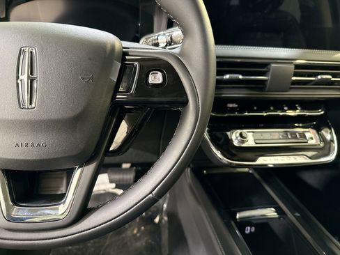 New 2026 Lincoln Corsair Premiere image 15