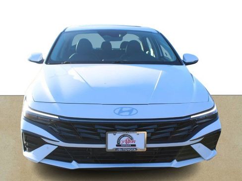 Used 2024 Hyundai Elantra Limited image 9