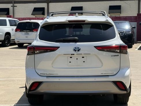 Used 2021 Toyota Highlander Platinum AWD/4WD image 7