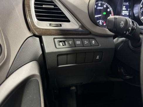 Used 2017 Hyundai Santa Fe Sport image 16