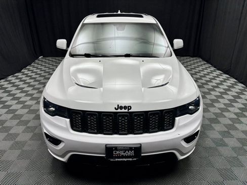 Used 2017 Jeep Grand Cherokee Altitude AWD/4WD image 8