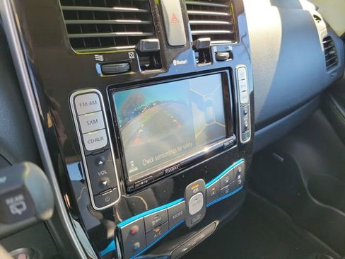 Used 2017 Nissan Leaf SL w/ Premium Package image 21