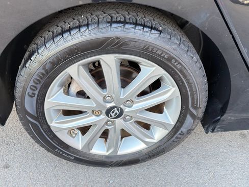 Used 2014 Hyundai Elantra SE w/ Option Group 02 image 10