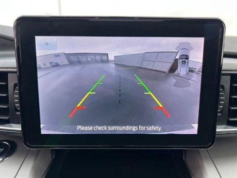 Certified 2023 Ford Explorer XLT w/ Equipment Group 202A image 19