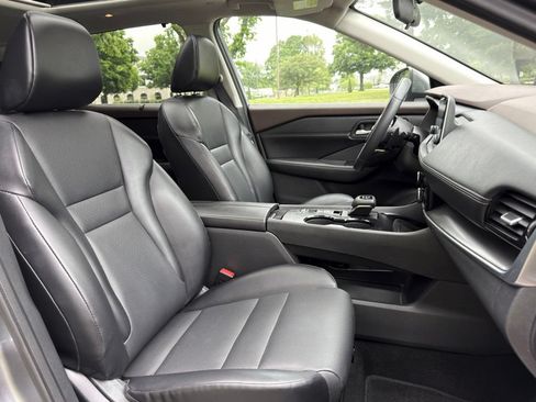 Used 2022 Nissan Rogue SV w/ SV Premium Package FWD image 31