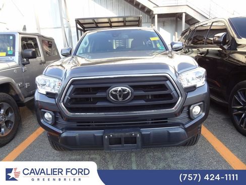 Used 2022 Toyota Tacoma SR5 w/ Technology Package RWD image 2