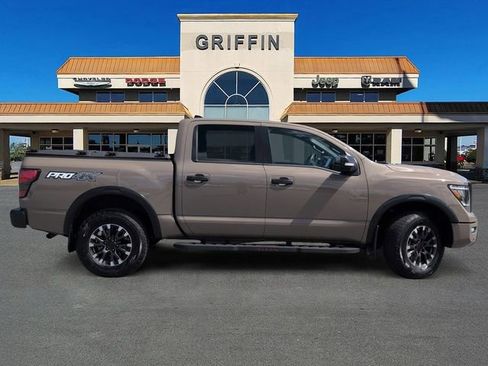 Used 2024 Nissan Titan PRO-4X w/ Pro-4x Convenience Package AWD/4WD image 3