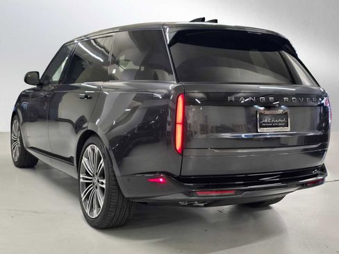 New 2025 Land Rover Range Rover Long Wheelbase SE image 3