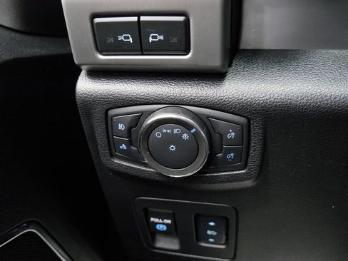 Used 2018 Ford F150 Platinum w/ Equipment Group 701A Luxury AWD/4WD image 26