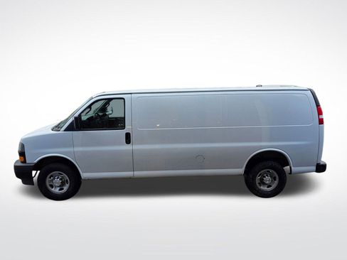 Used 2023 Chevrolet Express 2500 Extended w/ Driver Convenience Package image 9