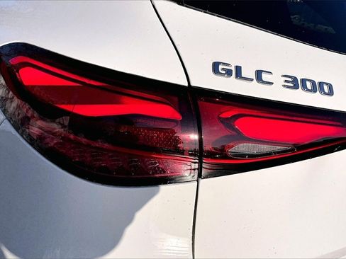 Used 2026 Mercedes-Benz GLC 300 4MATIC image 32