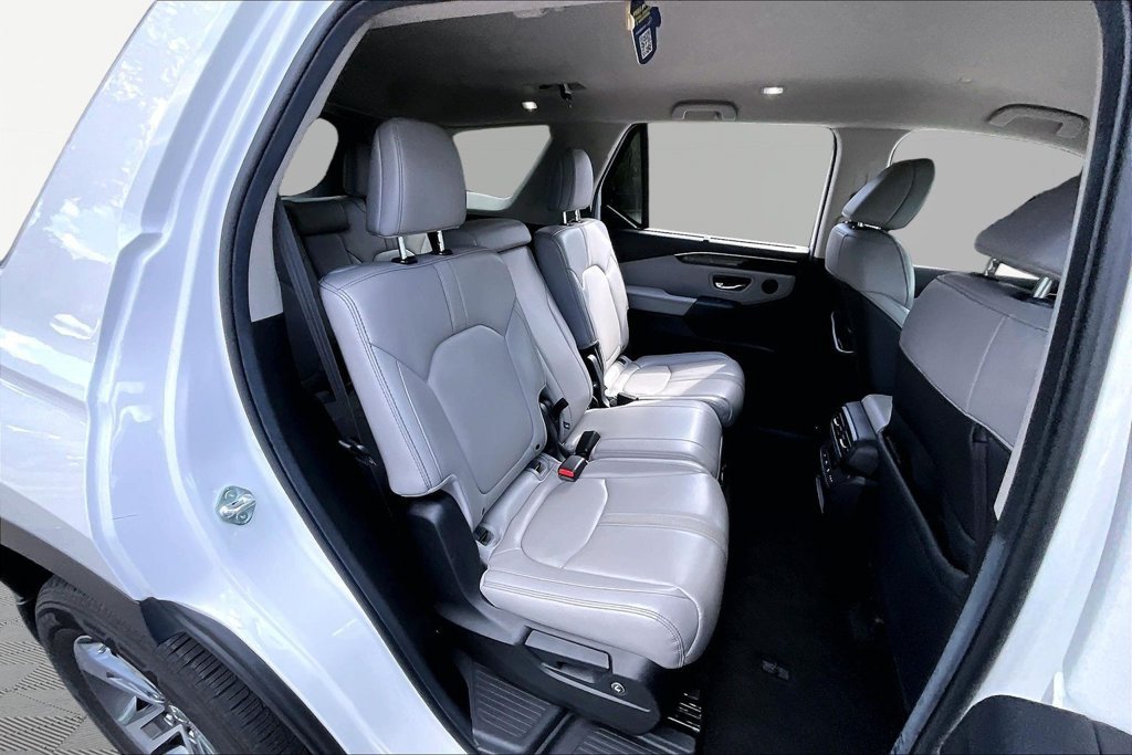 Used 2025 Honda Pilot EX-L image 19