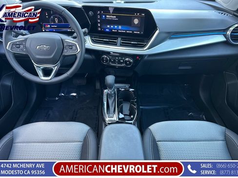 Used 2026 Chevrolet Trax LT w/ Sunroof Package FWD image 16