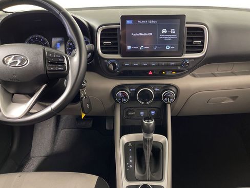 Used 2020 Hyundai Venue SEL w/ Convenience Package FWD image 16