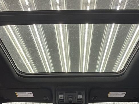 Used 2025 GMC Yukon XL Denali w/ Sun & Power Step Package image 32