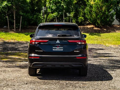 New 2025 Mitsubishi Outlander ES image 7