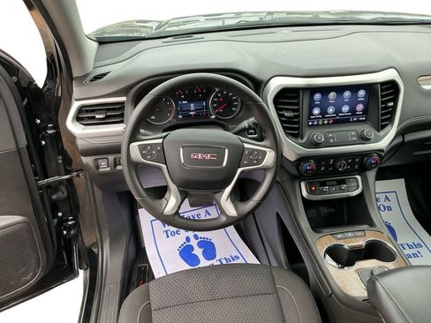 Used 2023 GMC Acadia SLE image 12