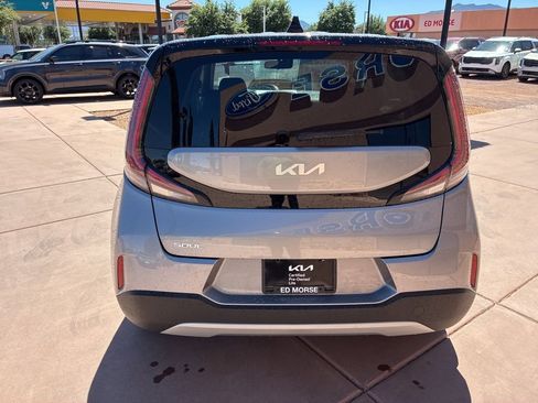 Certified 2025 Kia Soul LX FWD image 7
