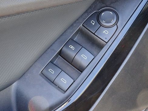 Used 2025 Chevrolet Equinox LT image 12