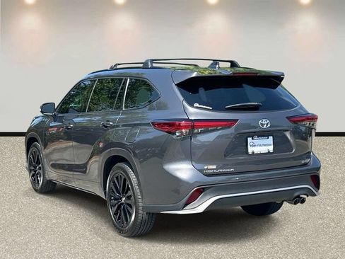 Used 2023 Toyota Highlander XSE FWD image 7
