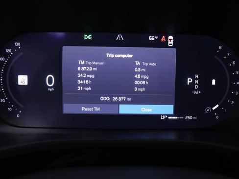 Certified 2023 Volvo XC60 B5 Plus image 10