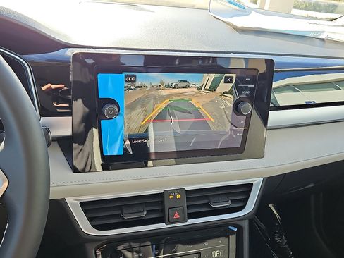 New 2026 Volkswagen Taos SE image 16