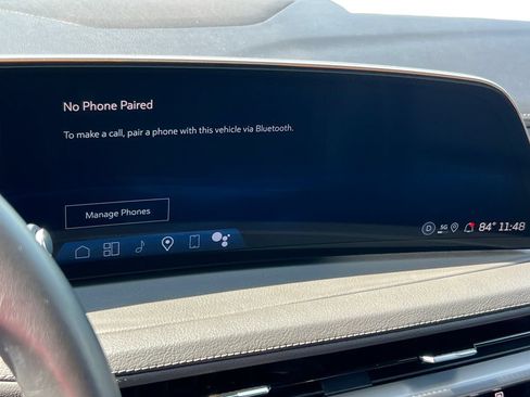 Certified 2025 Cadillac XT4 Premium Luxury FWD image 37