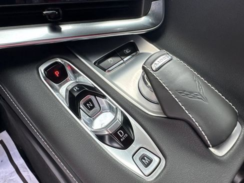Used 2020 Chevrolet Corvette Stingray Preferred Cpe w/ 2LT Preferred Equipment Group RWD image 27