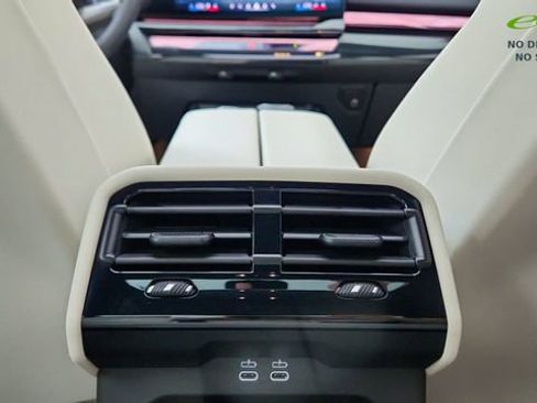 Used 2025 BMW i5 xDrive40 w/ Premium Package AWD/4WD image 51