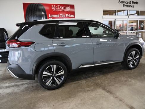 Used 2021 Nissan Rogue Platinum FWD image 5