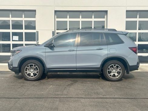Used 2024 Honda Passport TrailSport image 3