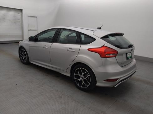 Used 2016 Ford Focus SE w/ SE Sport Package image 3