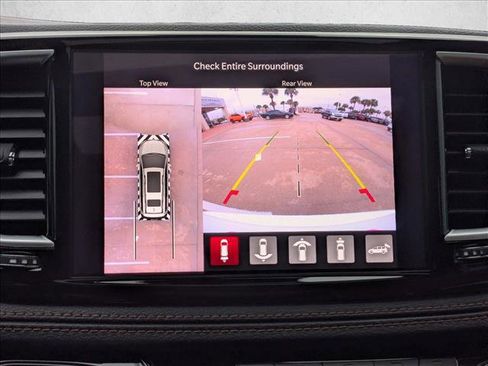 Used 2025 Chrysler Pacifica Pinnacle image 13