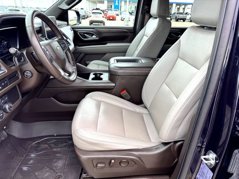 Used 2022 Chevrolet Tahoe LT w/ Luxury Package image 12