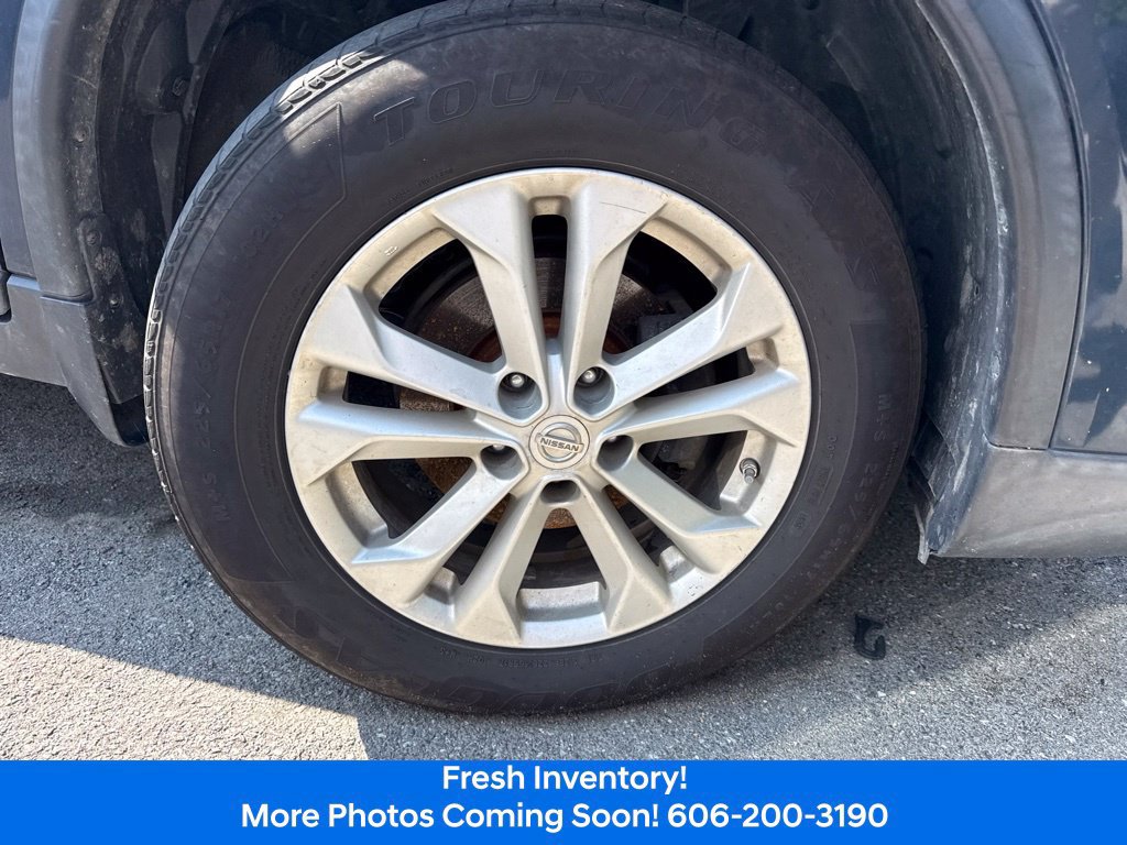 Used 2016 Nissan Rogue SV AWD/4WD image 4